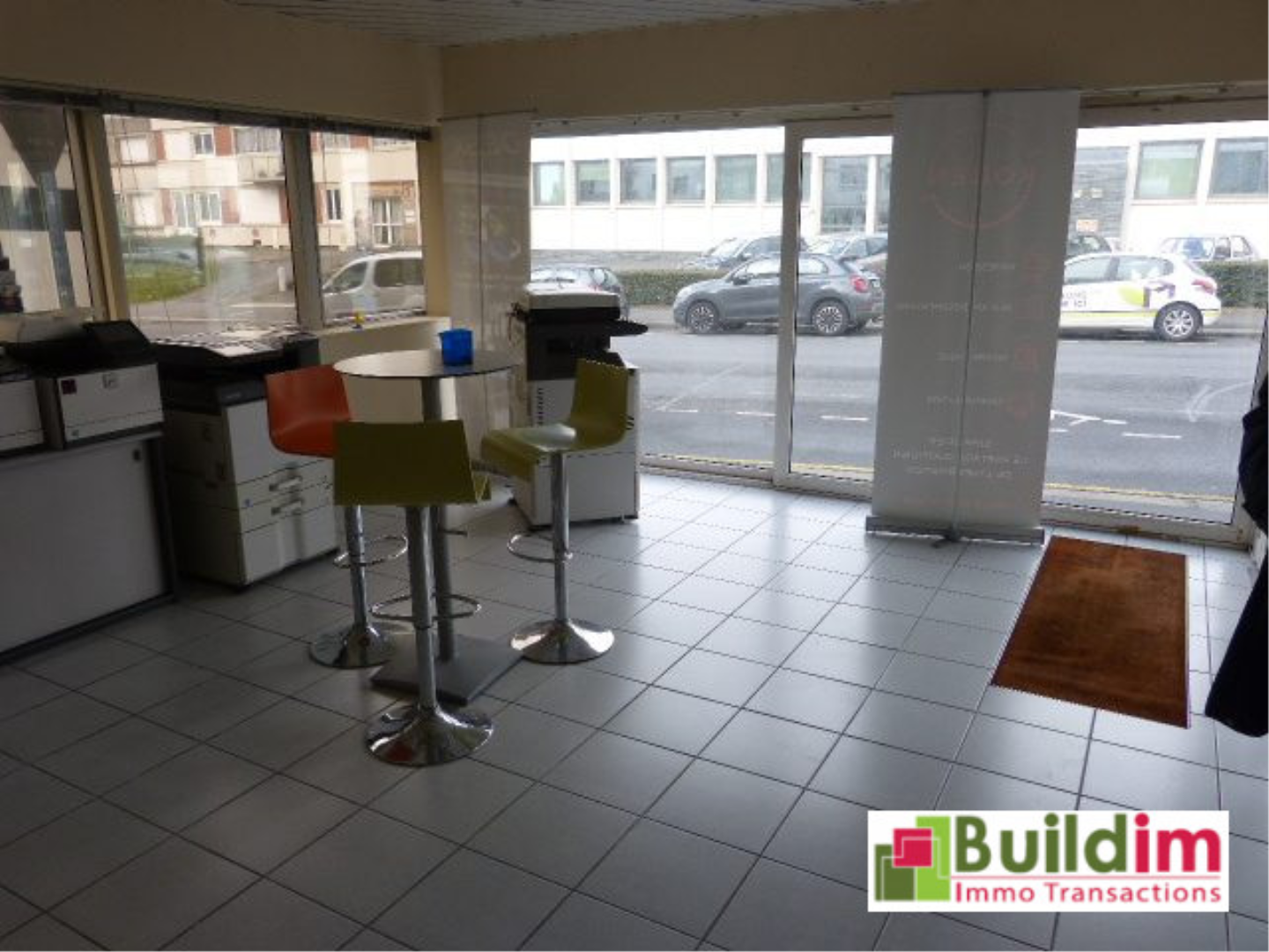 Local commercial  - 100m² - ST LO