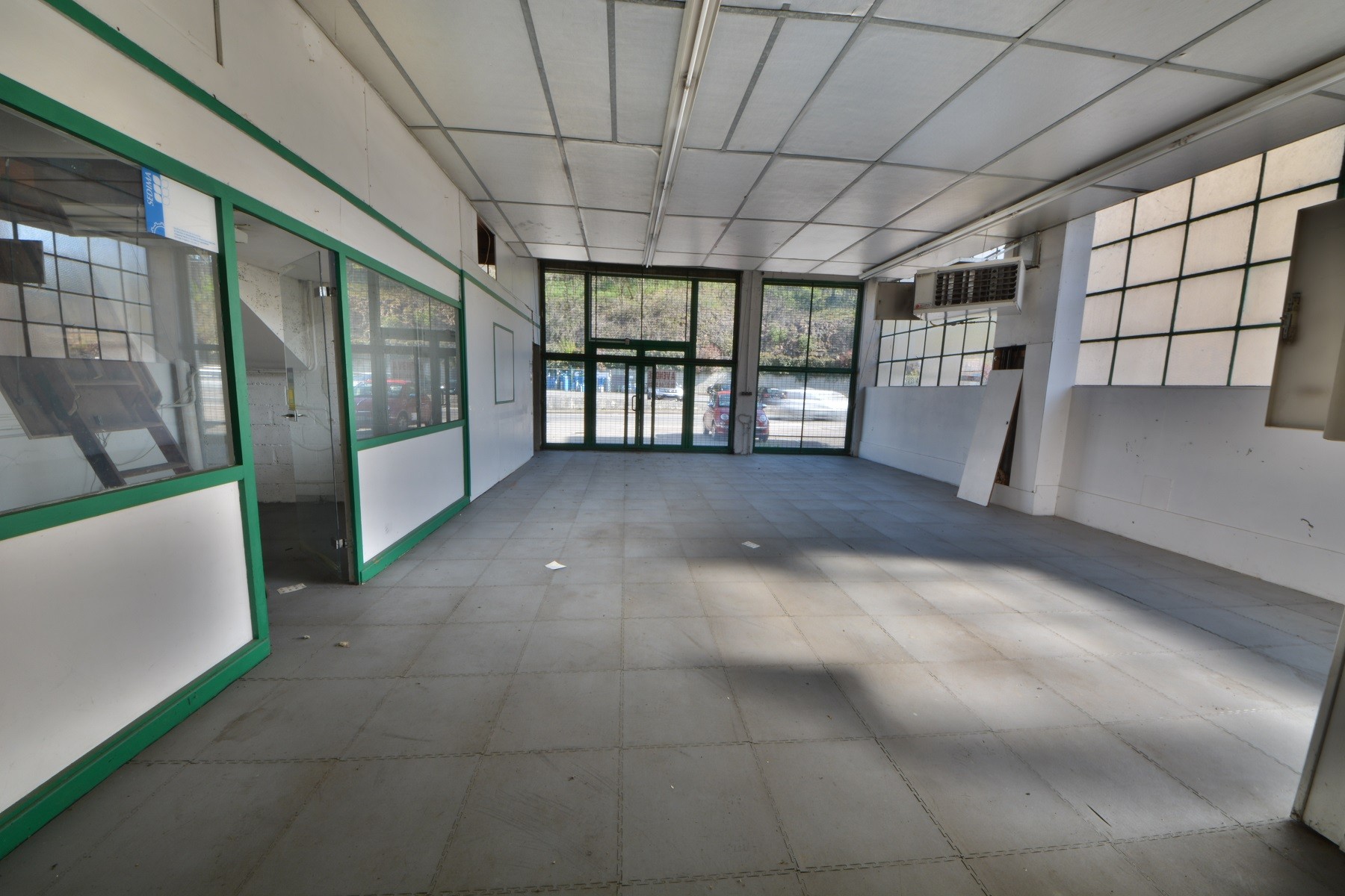 Local commercial  - 660m² - TULLE