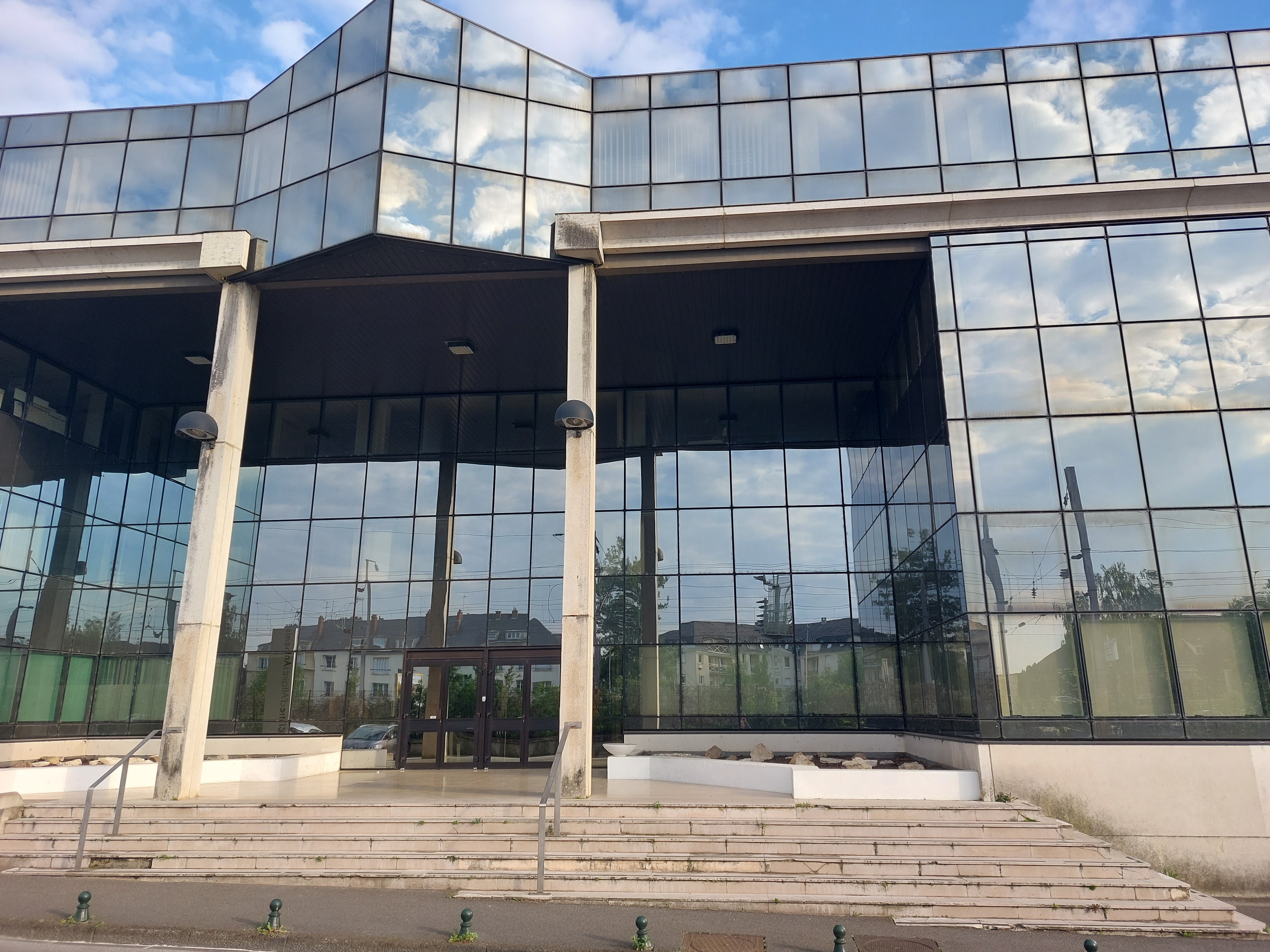 Local commercial  - 454m² - COMPIEGNE