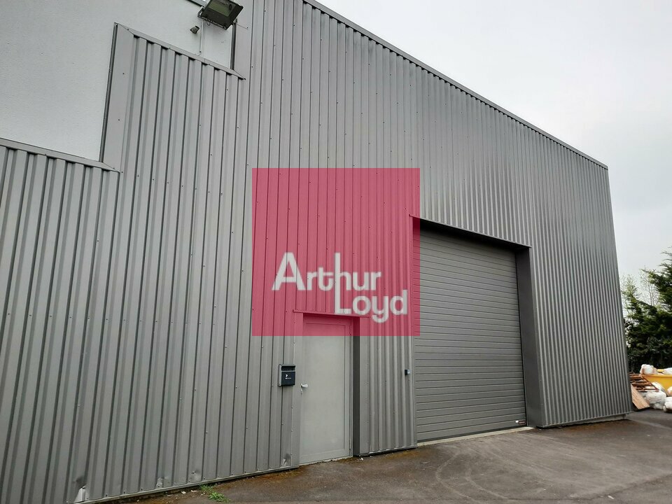 Local industriel  - 323m² - THIERS