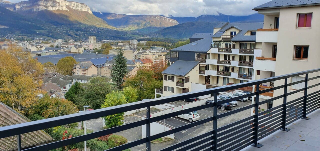 Appartement 3 pièces - 65m² - CHAMBERY