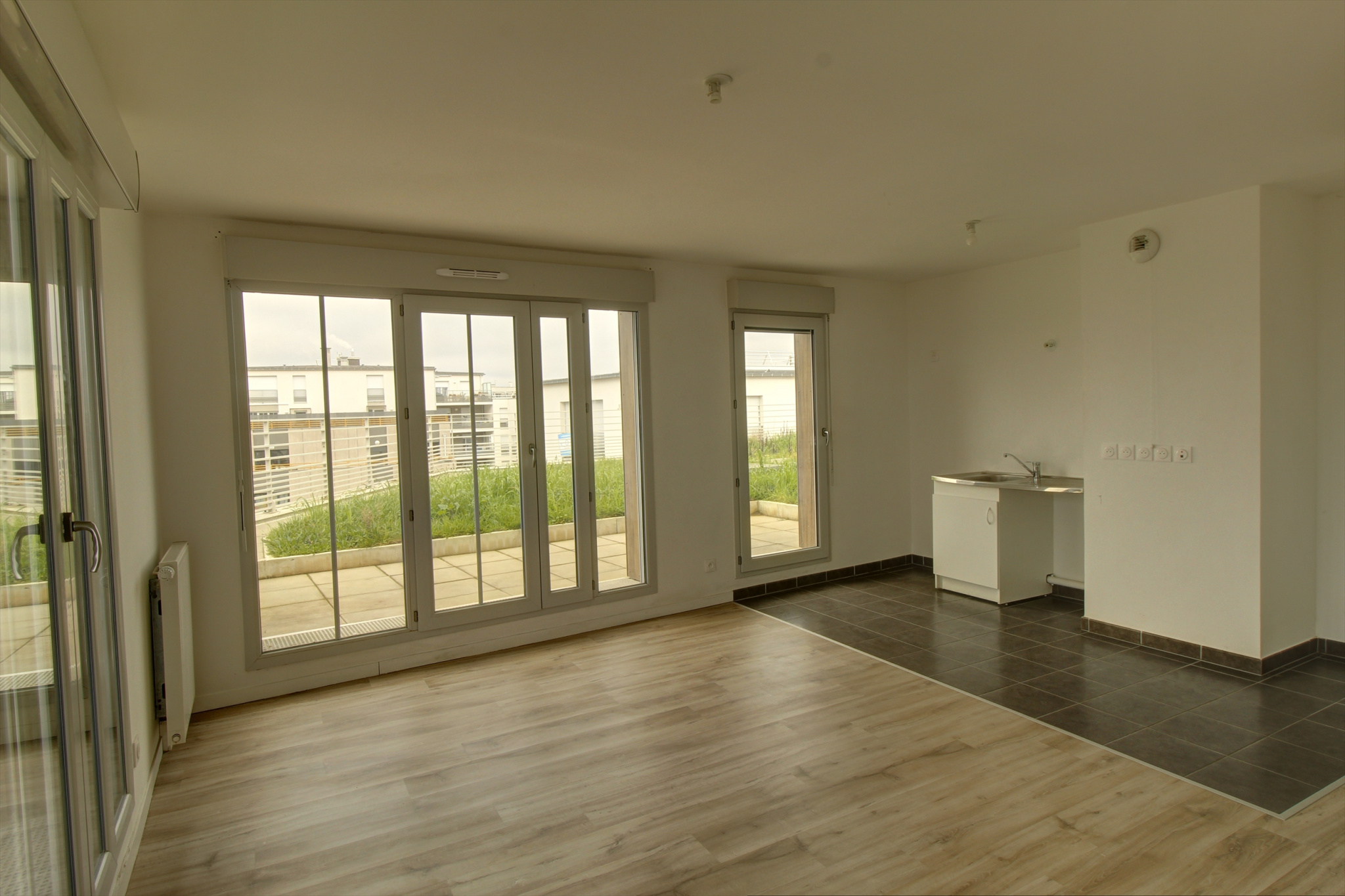 Appartement a louer  - 4 pièce(s) - 84 m2 - Surfyn