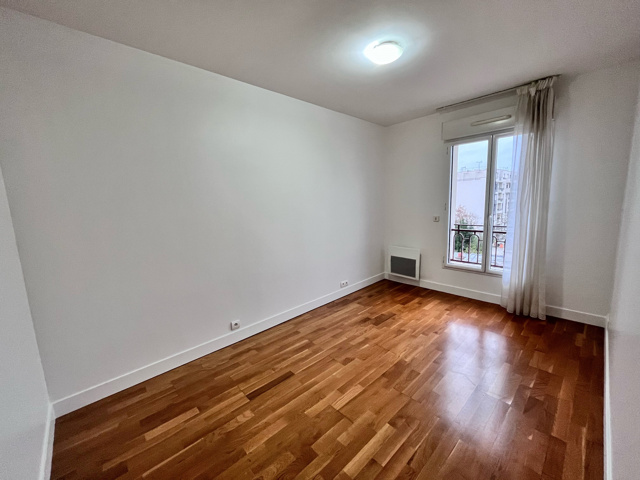 Appartement a louer courbevoie - 4 pièce(s) - 75 m2 - Surfyn