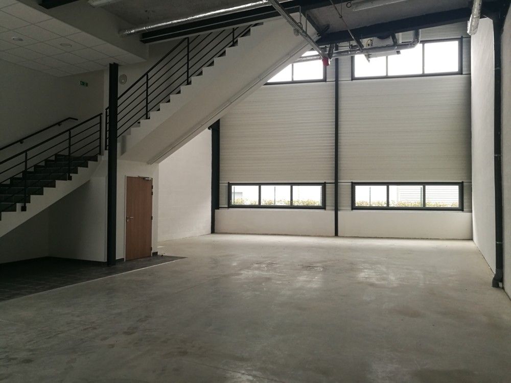 Local industriel  - 252m²