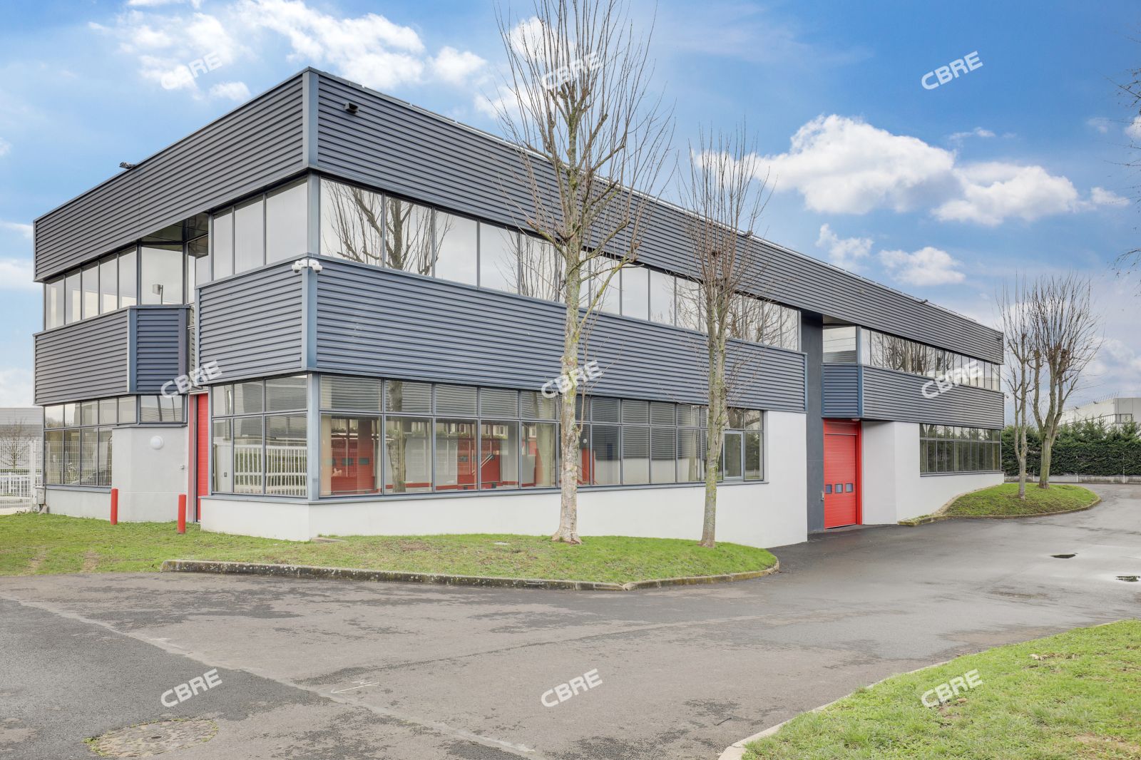 Local industriel  - 1 229m²