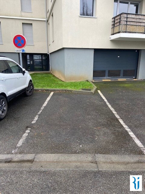Parking  - BONSECOURS