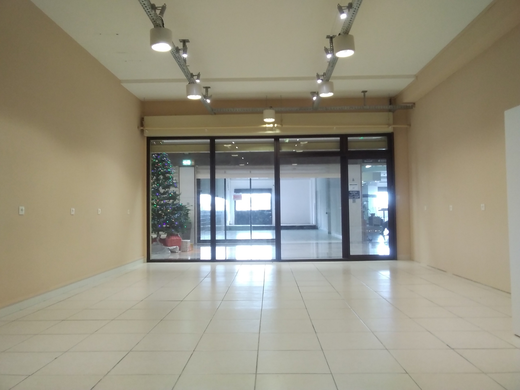 Local commercial  - 78m² - ST PIERRE