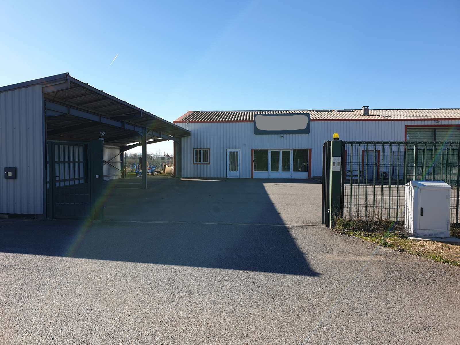Local commercial  - 325m² - LAGRAVE