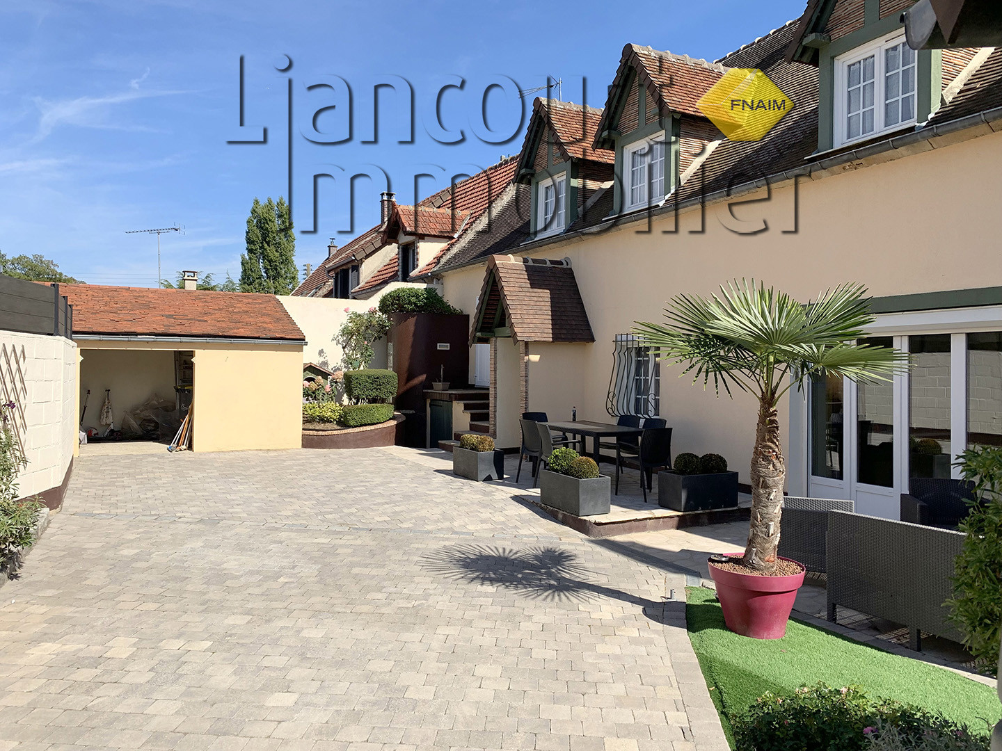 Maison 9 pièces - 235m² - VERDERONNE