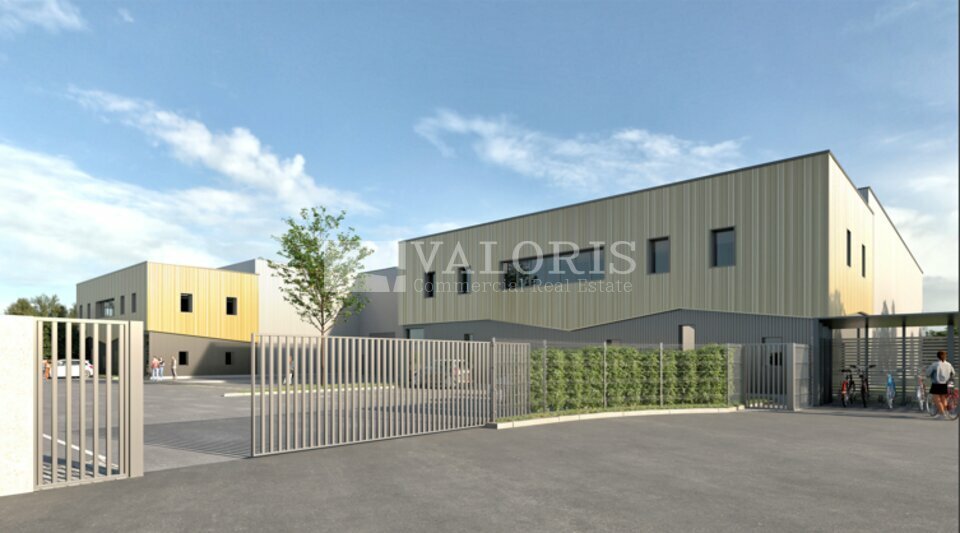 Local industriel  - 3 481m² - CHARNAY LES MACON