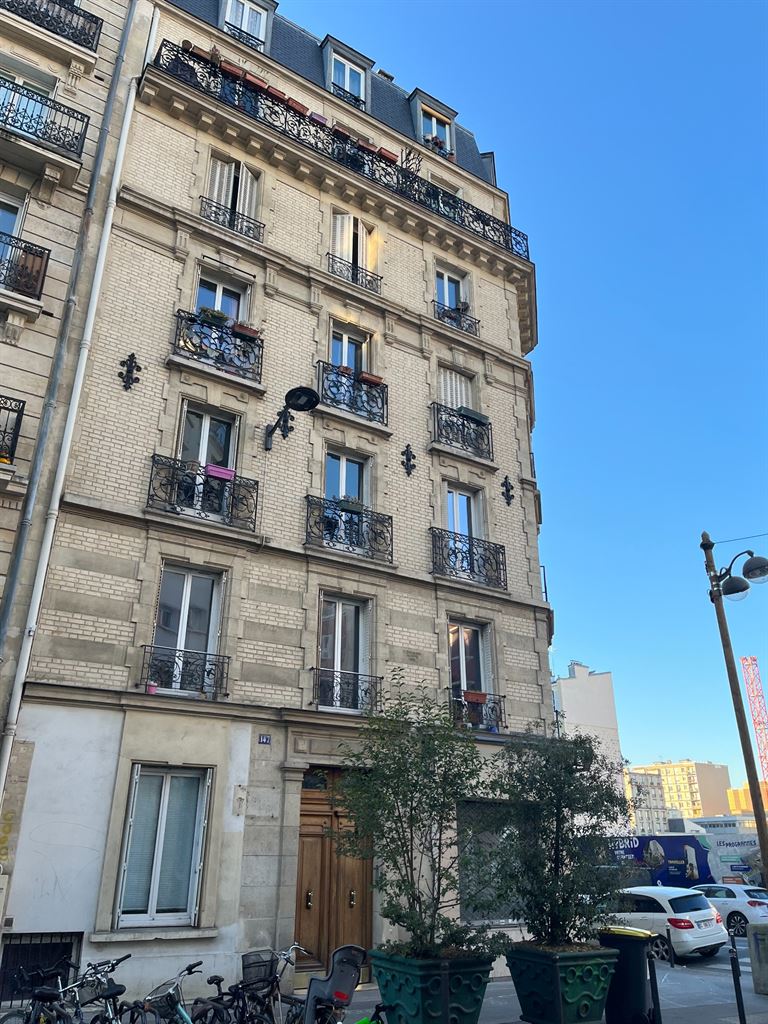 Appartement 2 pièces - 37m² - PARIS  - 18ème