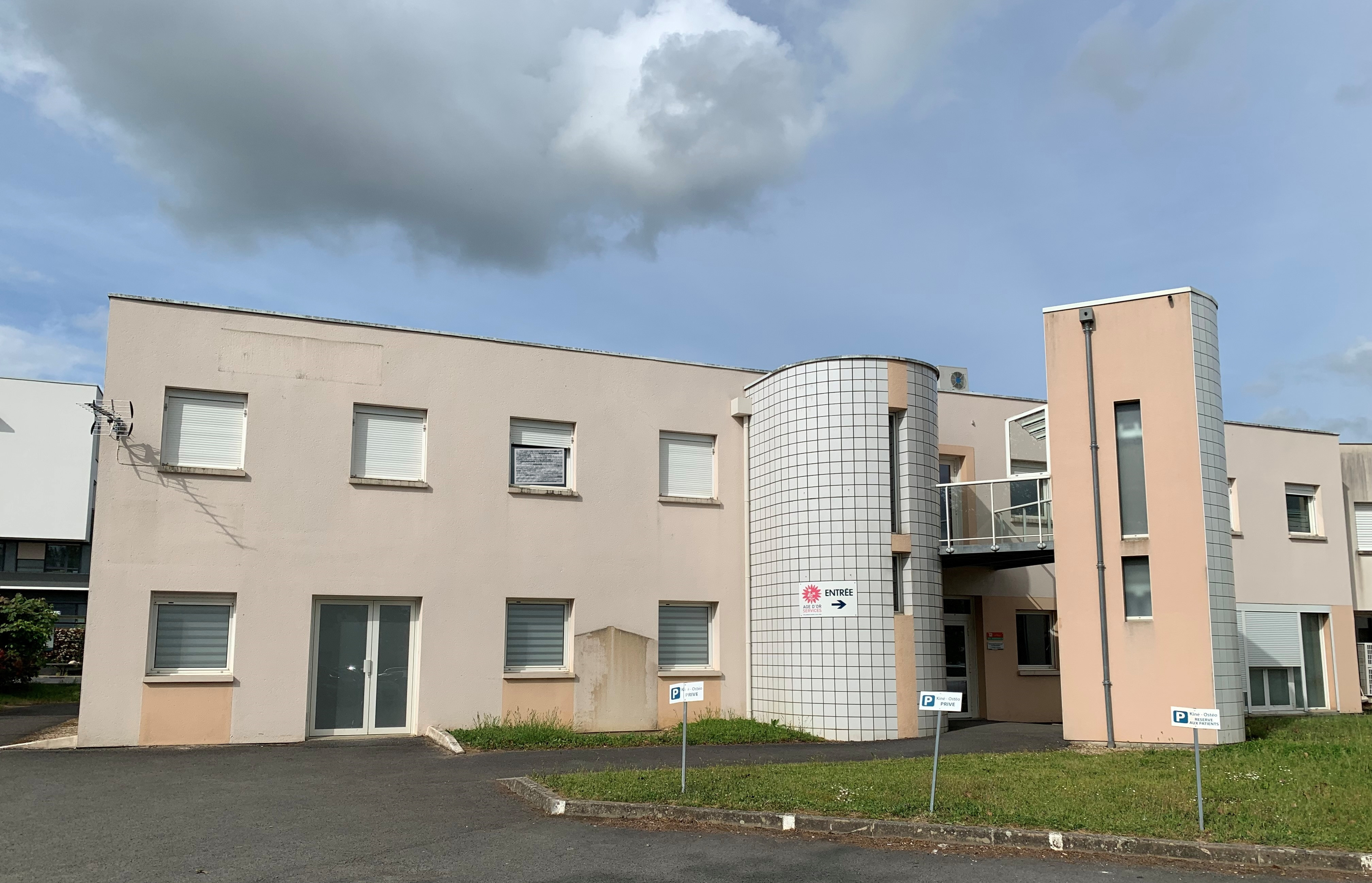 Local commercial  - 92m² - POITIERS