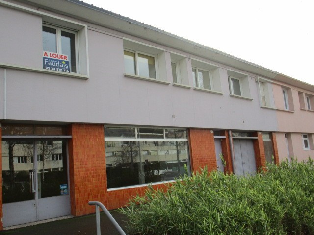 Local commercial  - 217m² - ST LO