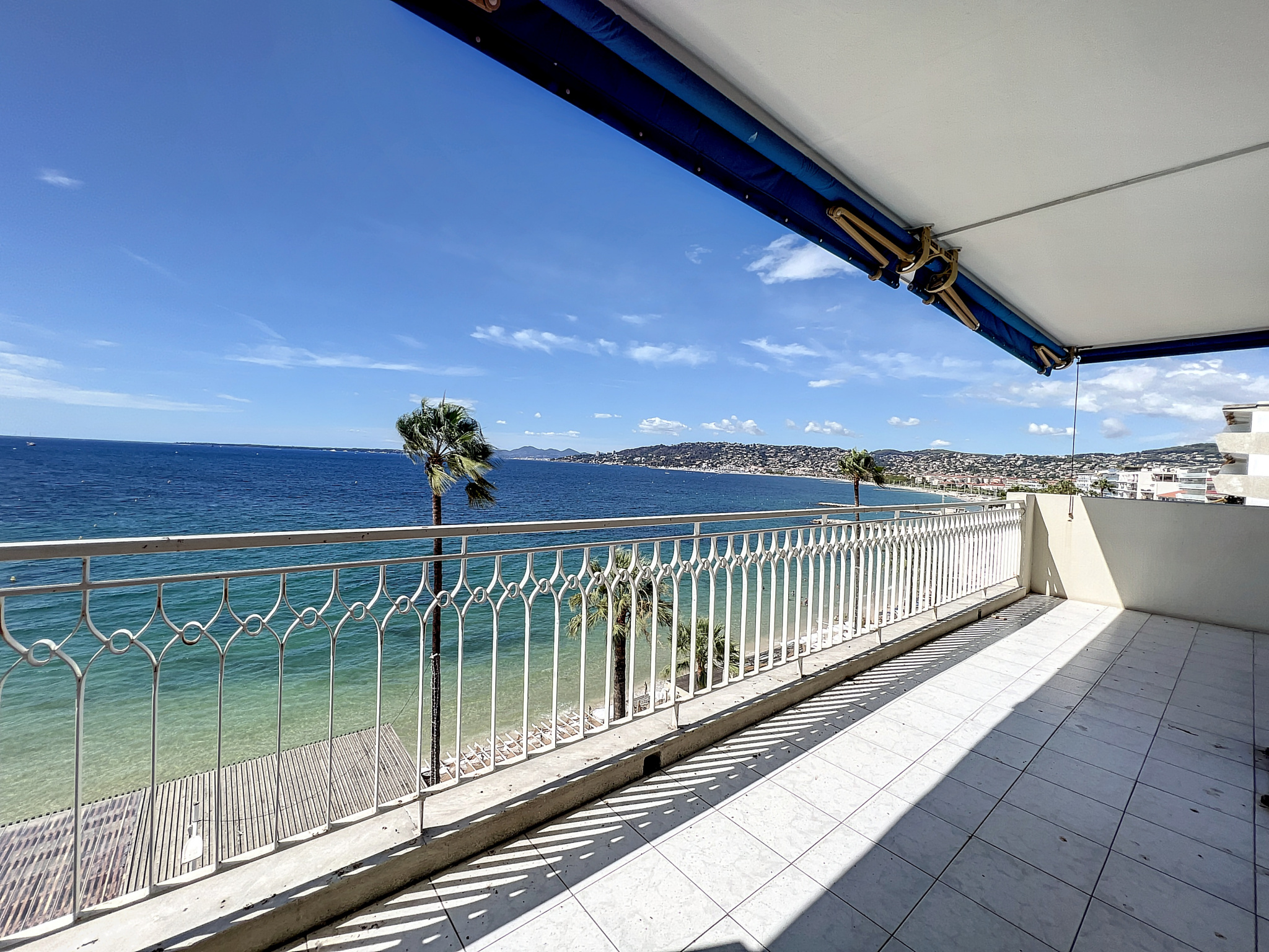 Appartement 3 pièces - 87m² - ANTIBES