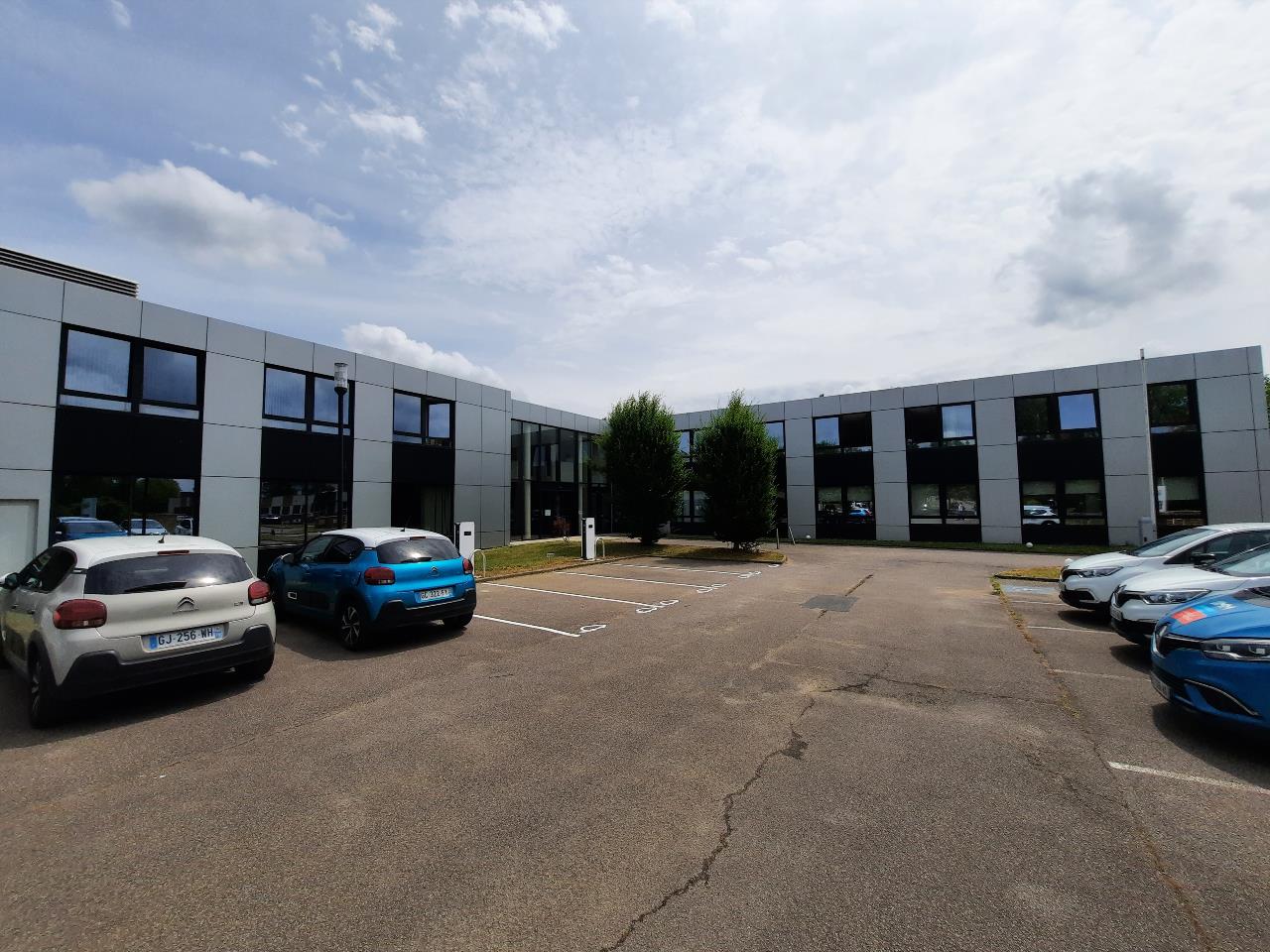 Local Professionnel  - 210m² - MONT ST AIGNAN