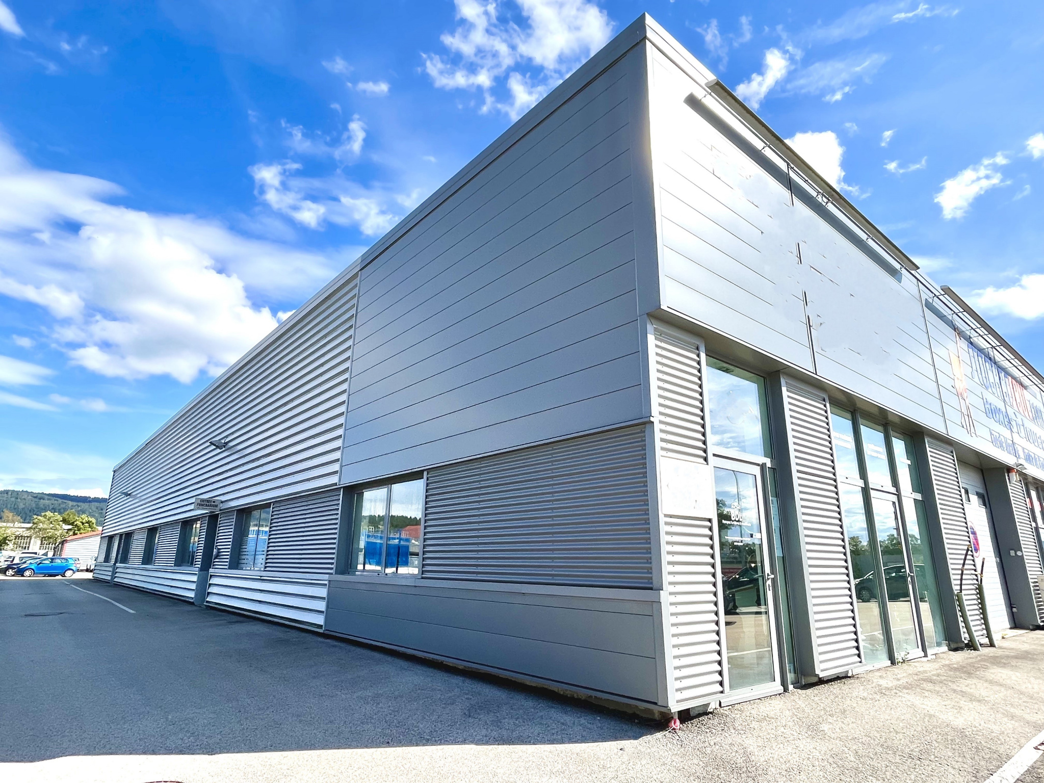 Local commercial  - 404m² - PONTARLIER