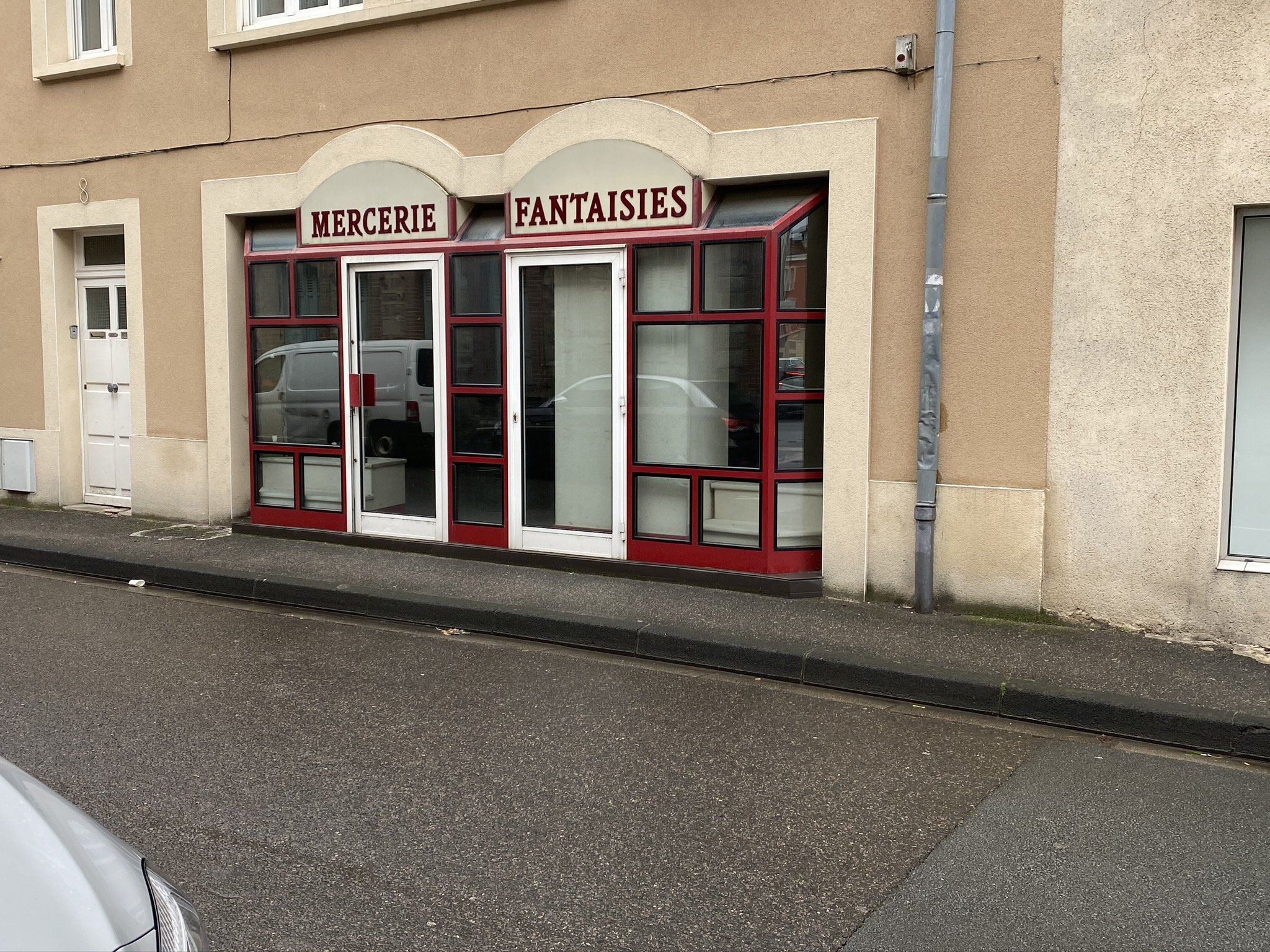 Local commercial  - 70m² - FEURS