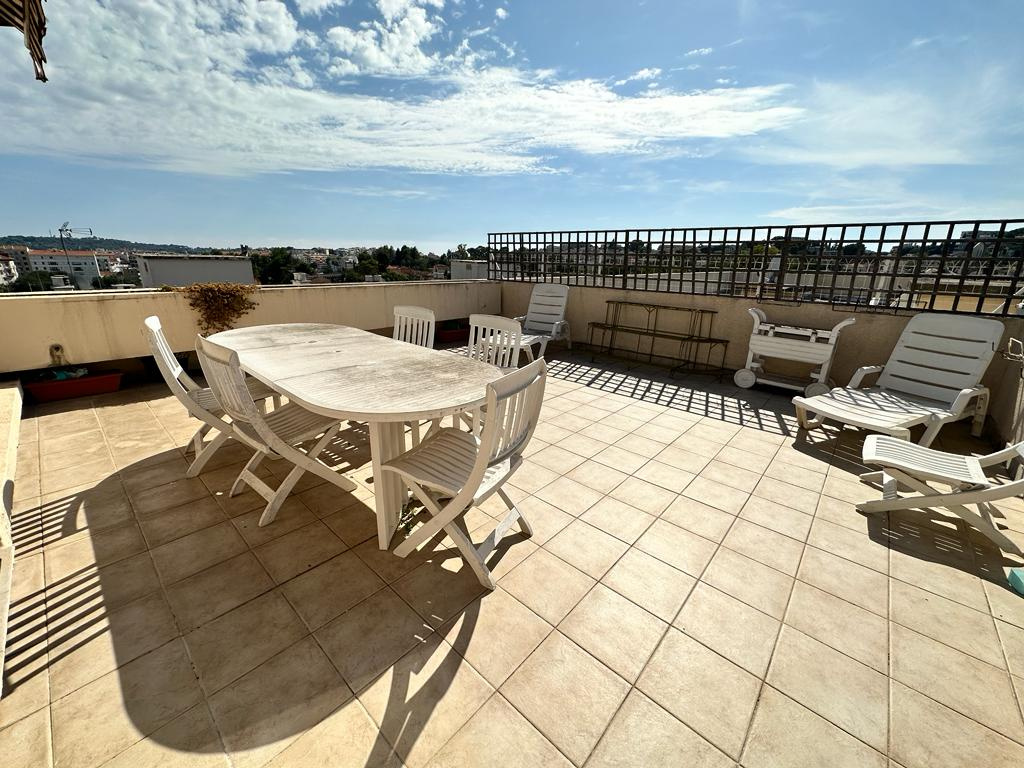 Appartement 3 pièces - 74m² - ANTIBES