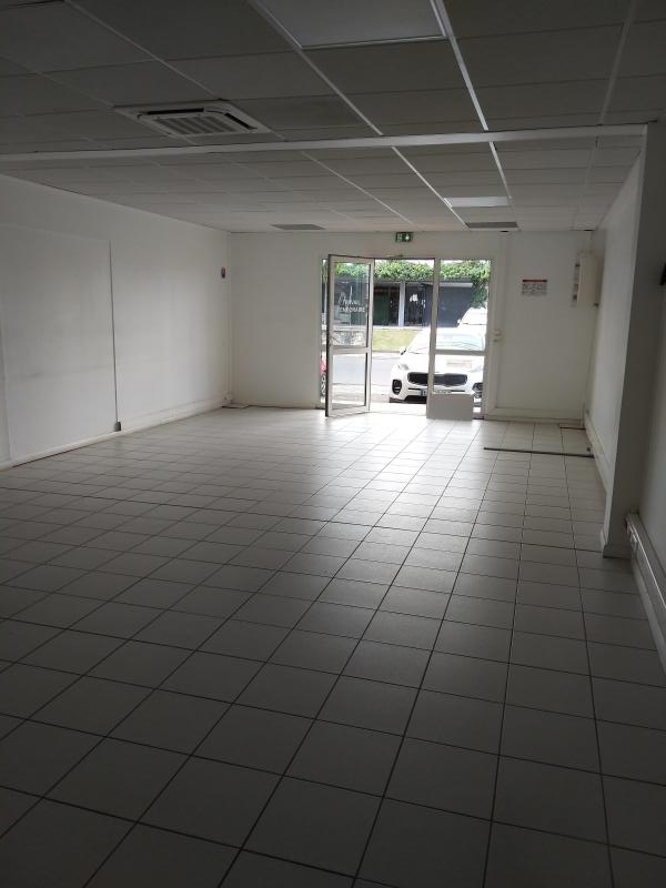 Local commercial  - 145m² - BAIE MAHAULT