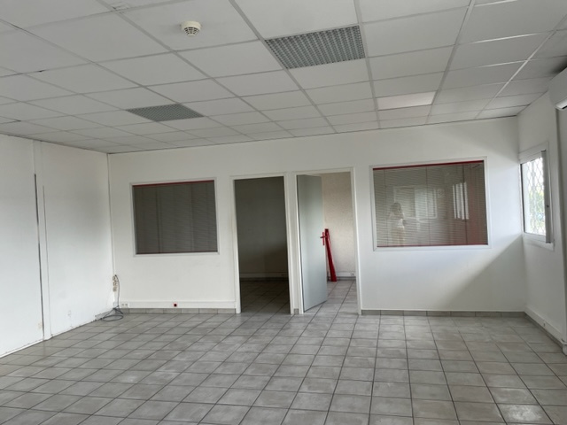 Local commercial  - 243m² - BAIE MAHAULT