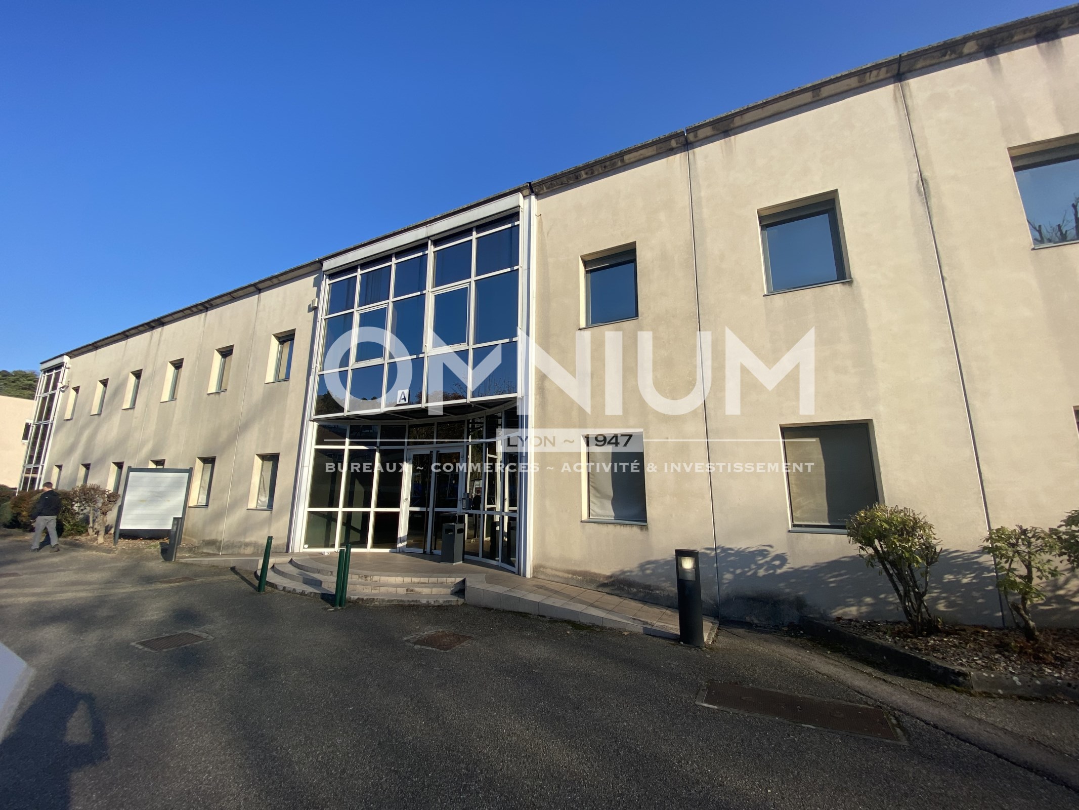 Local Professionnel  - 504m² - OULLINS