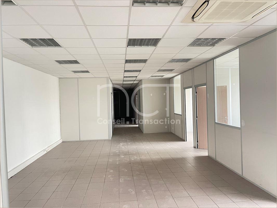 Local industriel  - 1 593m² - STAINS