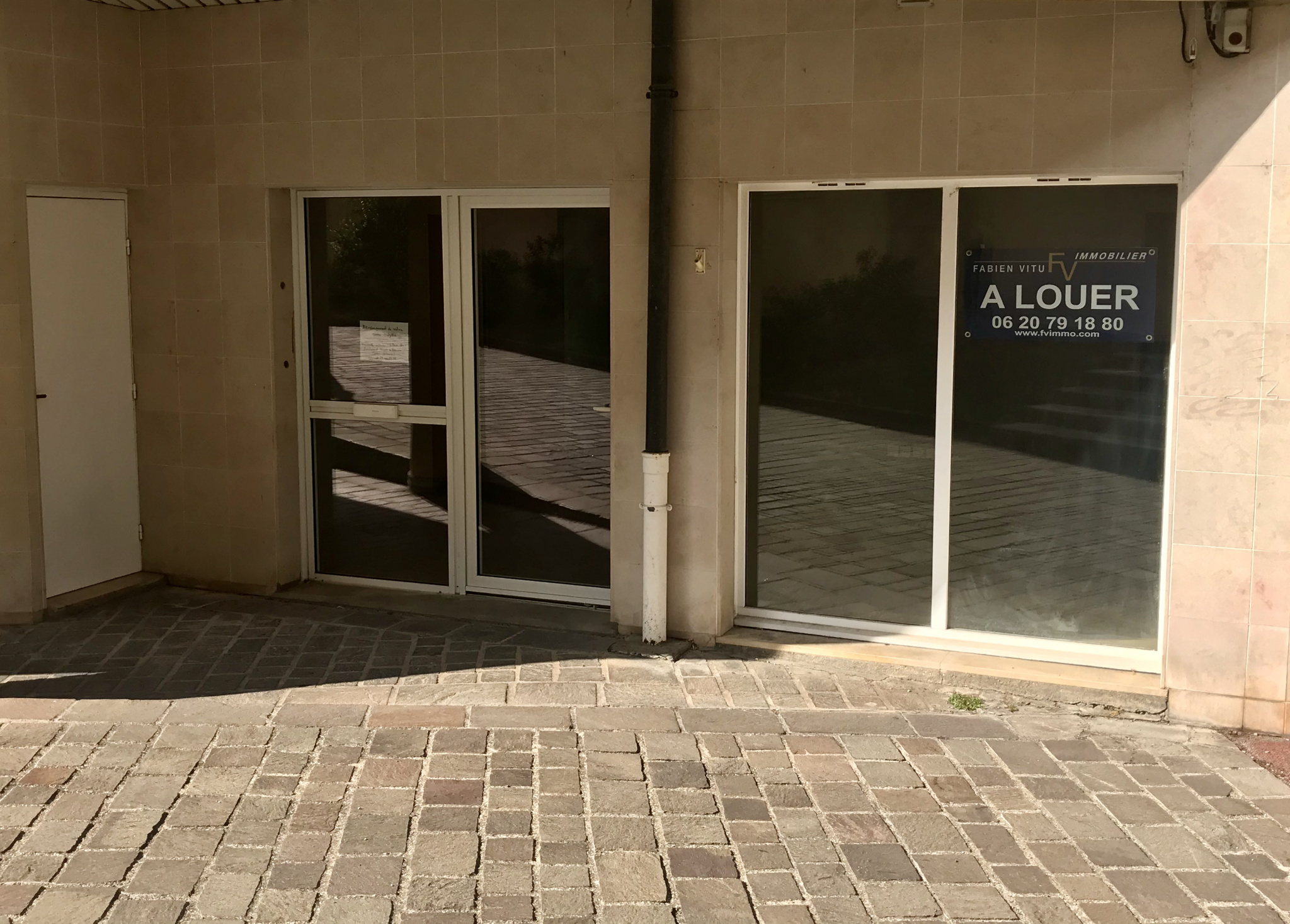 Local commercial  - 64m² - BEAUNE