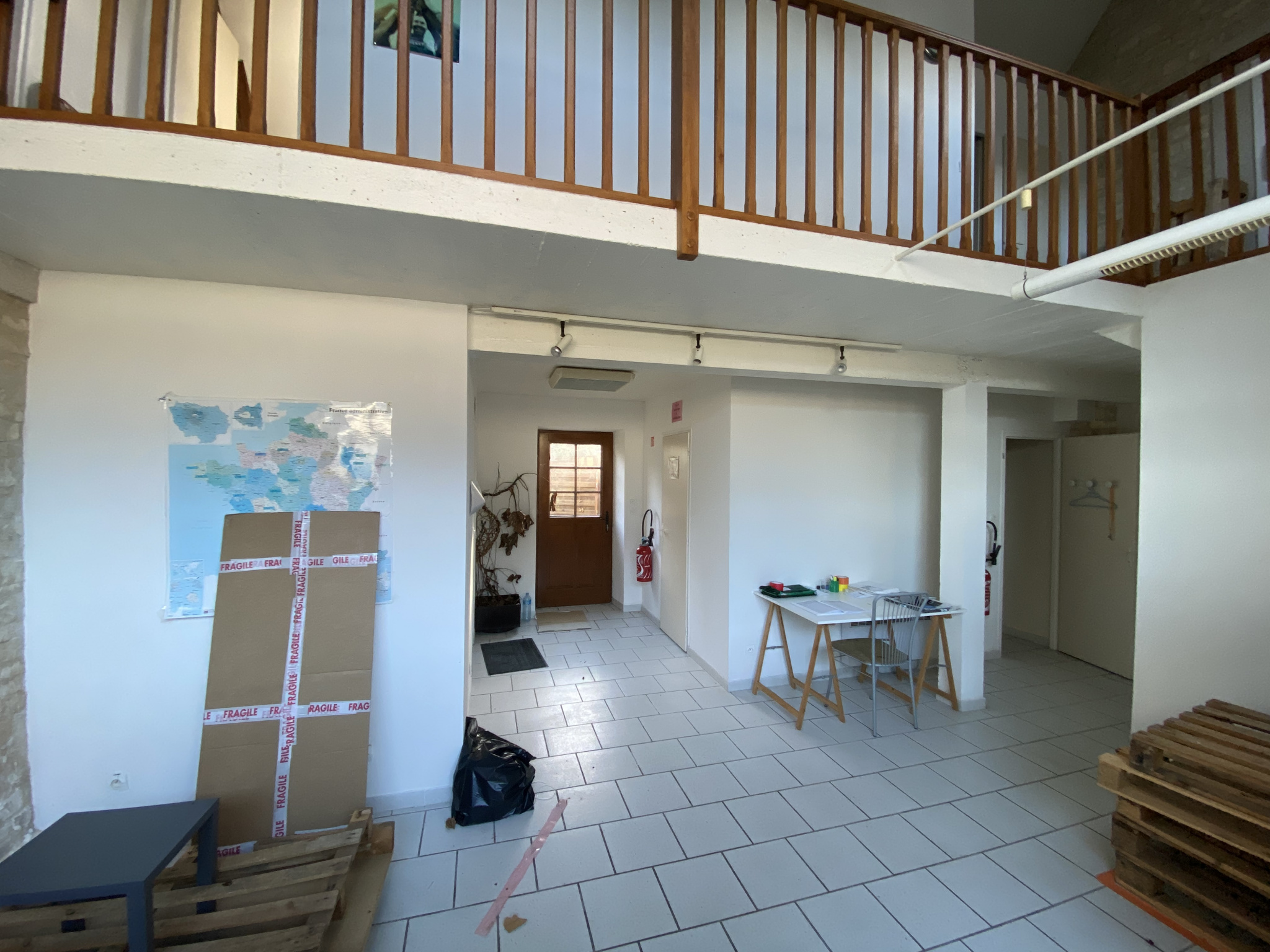 Local commercial  - 159m² - PLAIMPIED GIVAUDINS