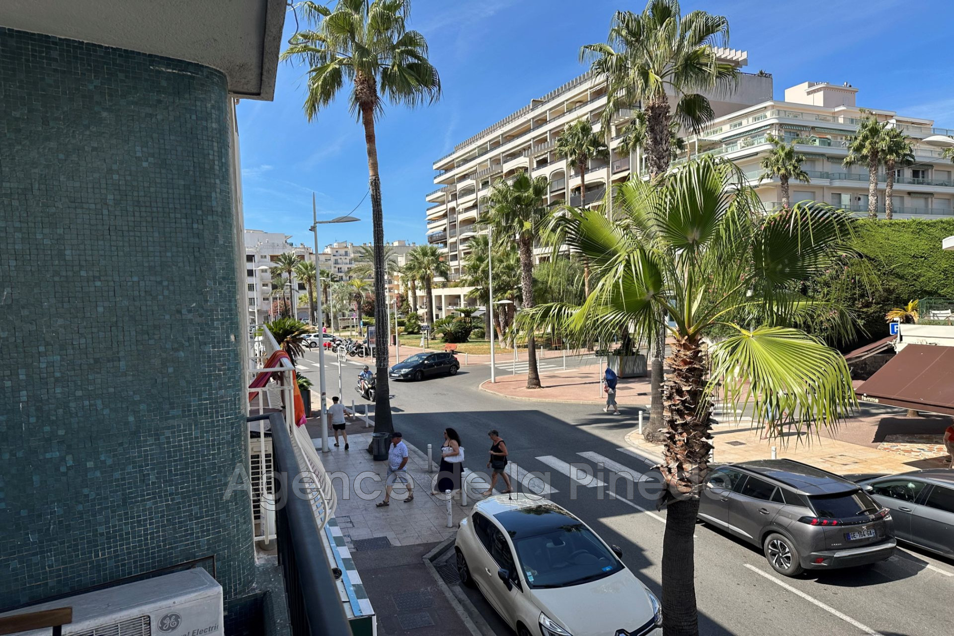 Appartement 2 pièces - 63m² - ANTIBES