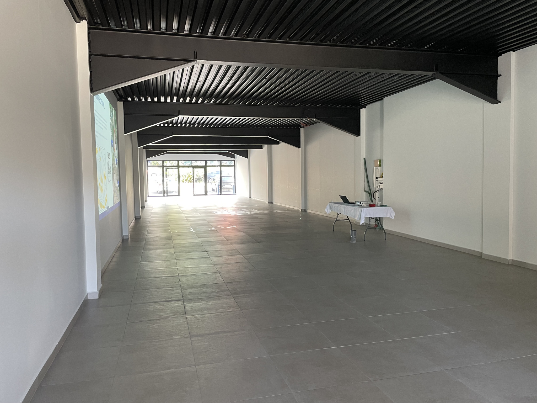 Local commercial  - 215m² - BAIE MAHAULT