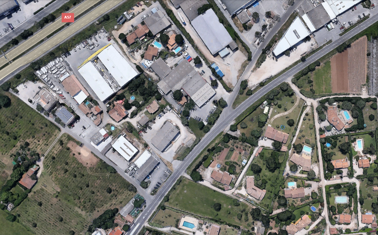 Local industriel  - 1 960m² - LA FARLEDE