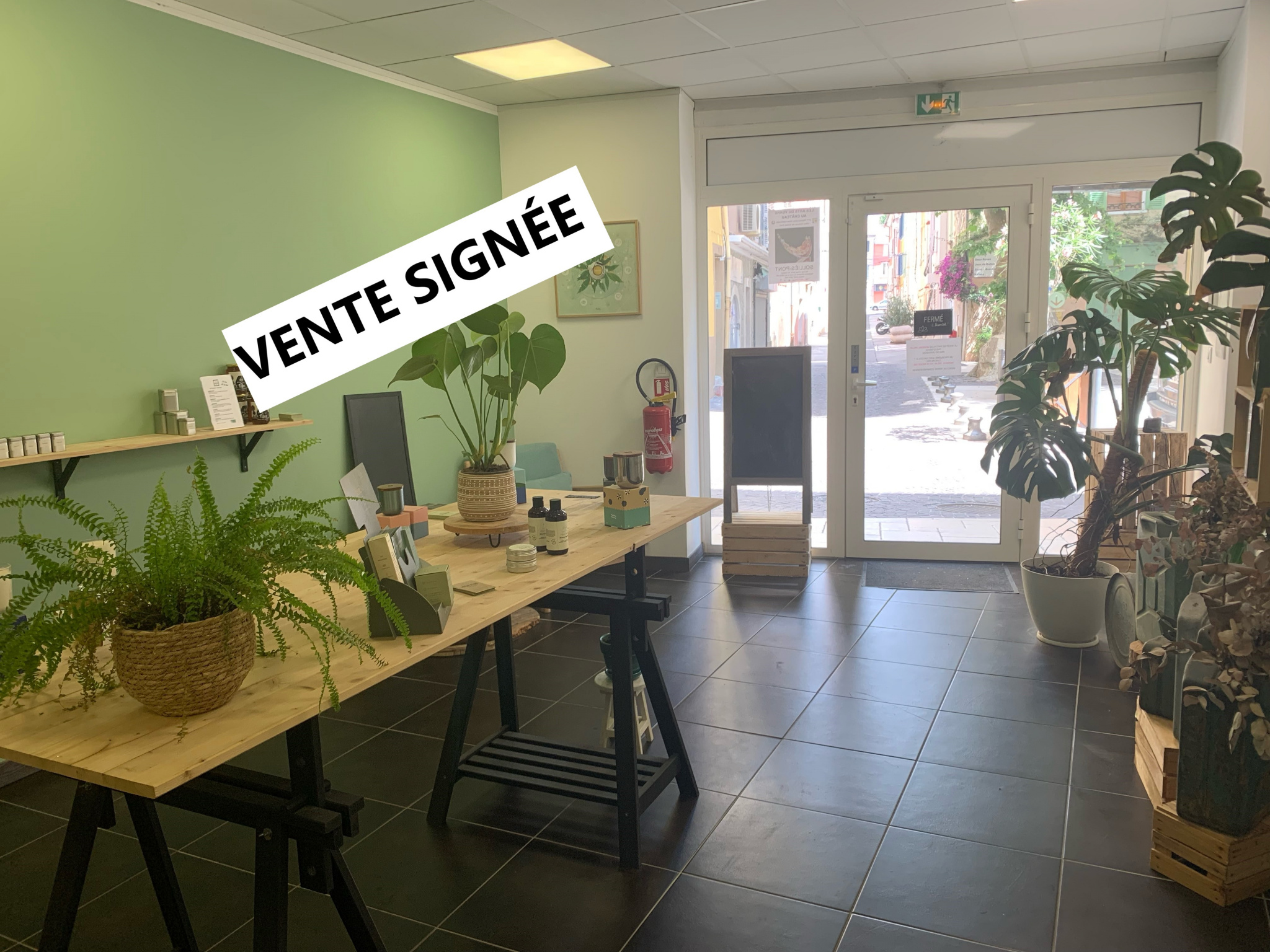 Local commercial  - 80m² - SOLLIES PONT