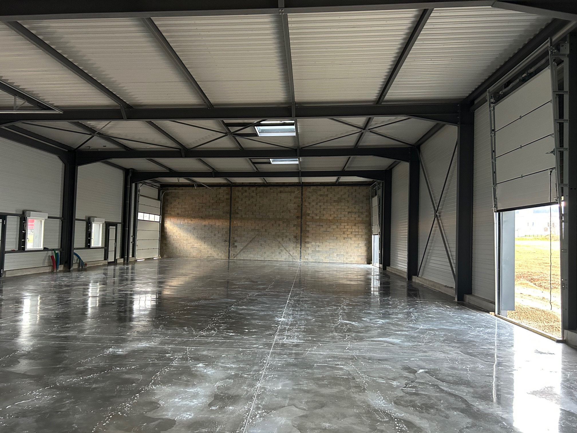 Local commercial  - 540m² - TORVILLIERS