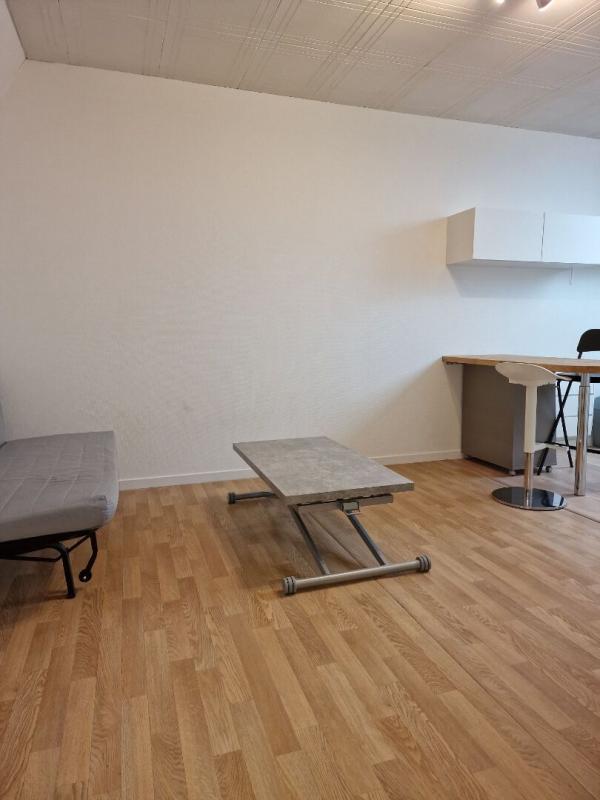 Appartement 1 pièce - 25m² - ST PIERRE DES CORPS