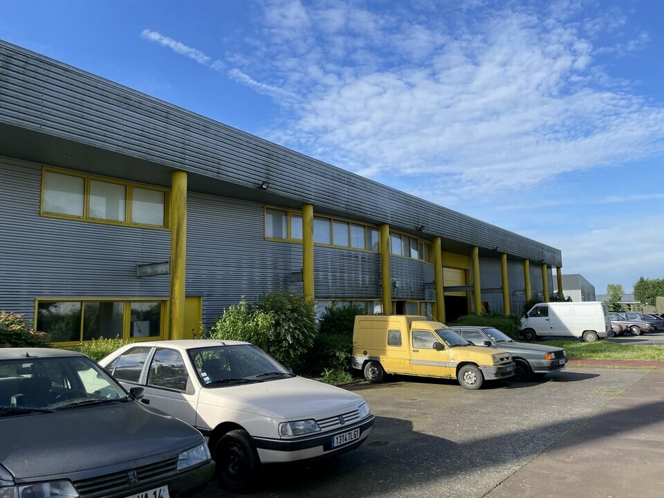 Local industriel  - 949m² - LISIEUX