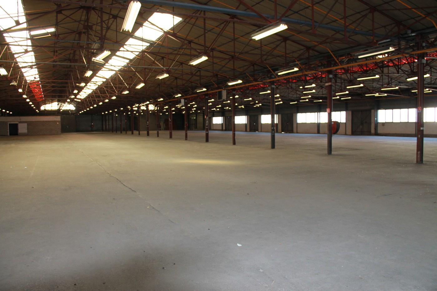 Local industriel  - 1 000m² - CARPENTRAS