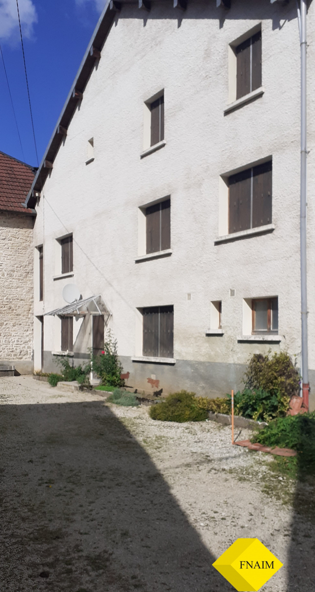 Maison 7 pièces - 152m² - MONTGESOYE