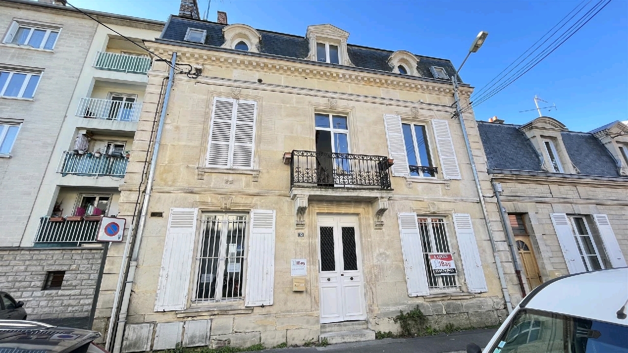 Local Professionnel  - 37m² - CHANTILLY
