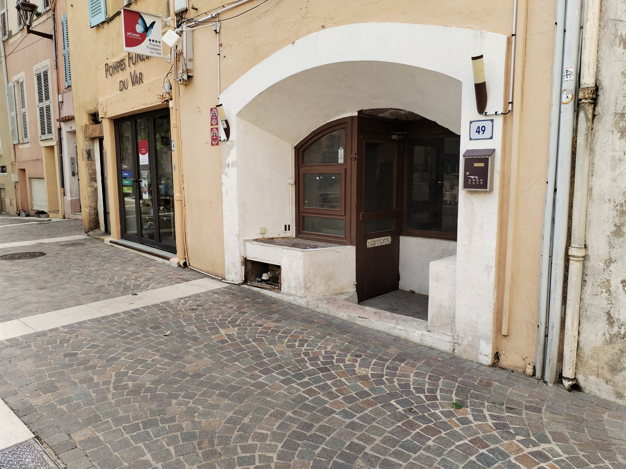 Local commercial  - 43m² - FREJUS