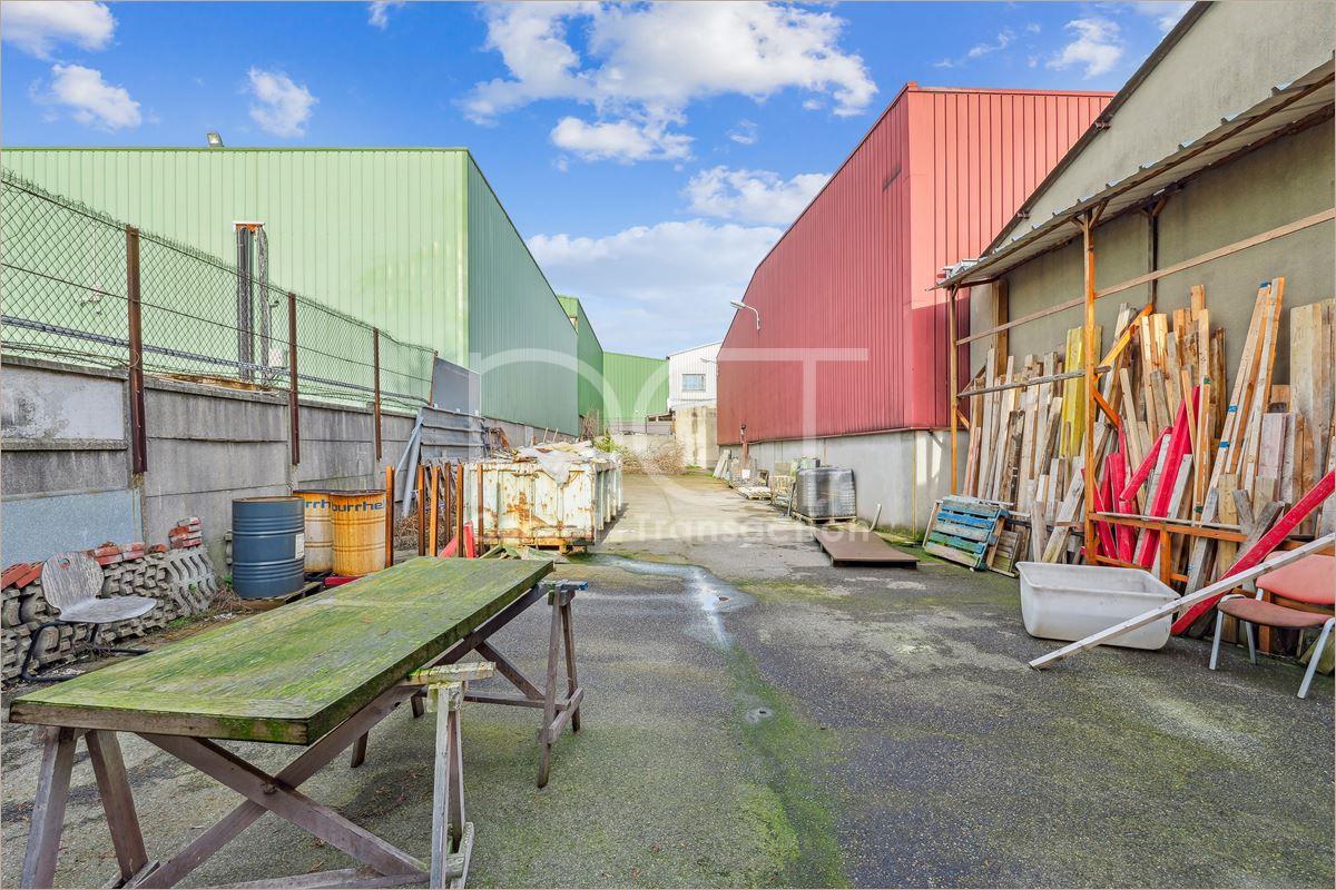 Local industriel  - 2 380m² - STAINS