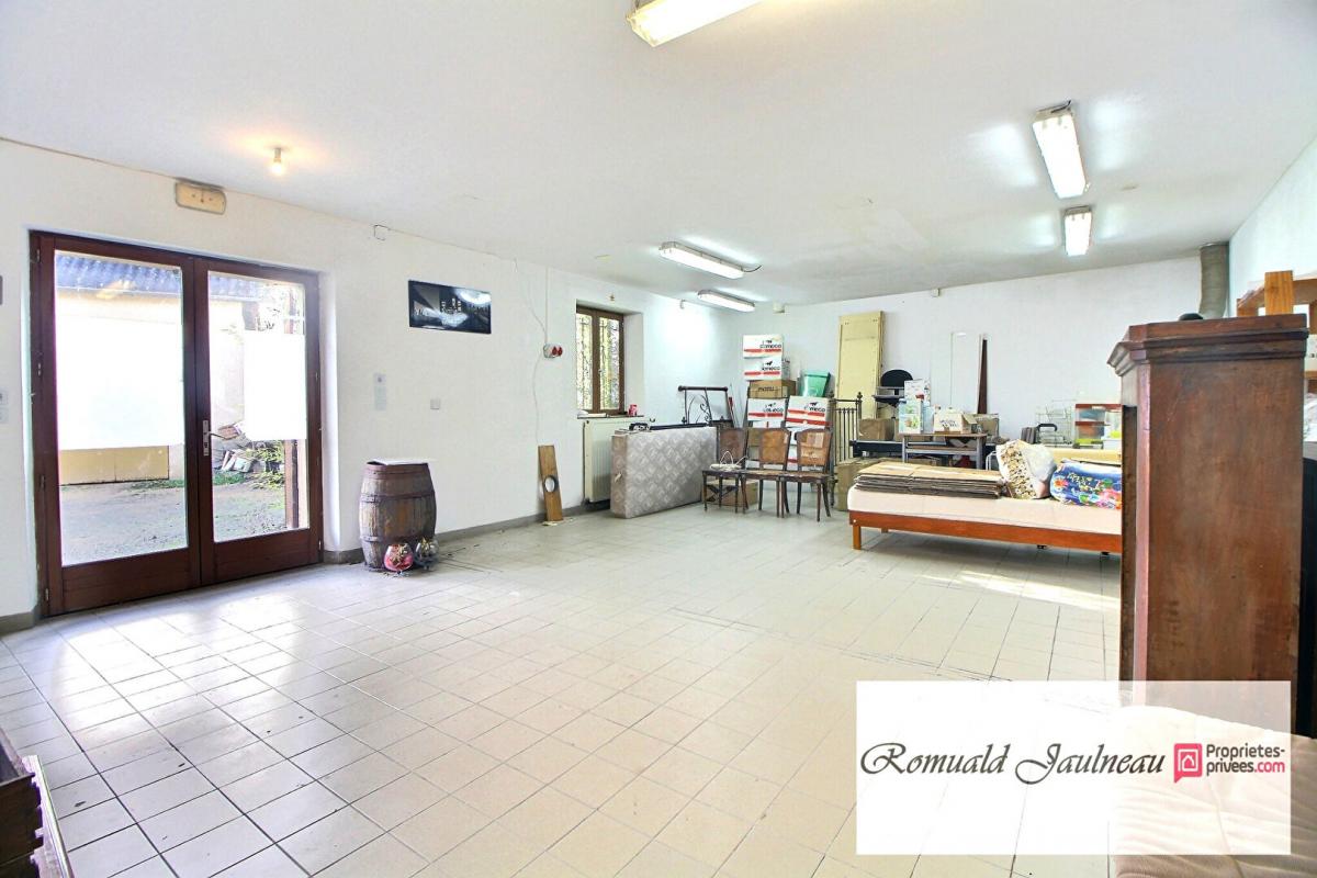 Local commercial  - 225m² - LUISANT