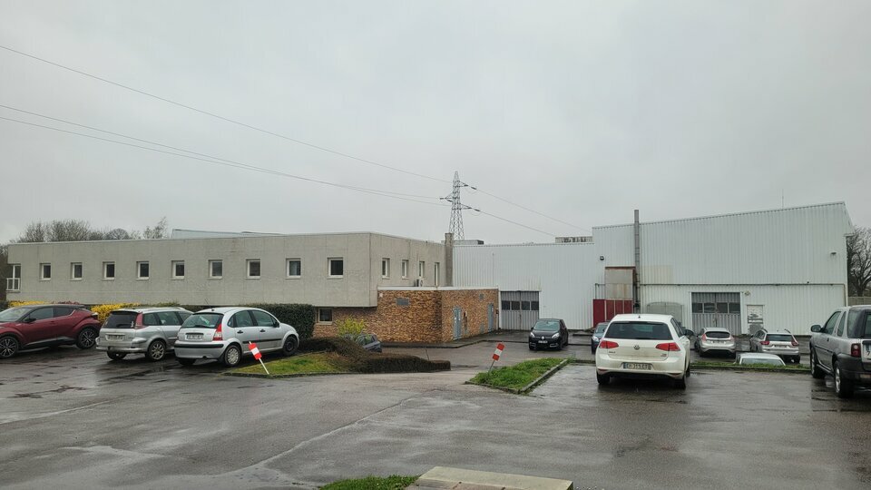 Local industriel  - 5 177m² - SOTTEVILLE SOUS LE VAL