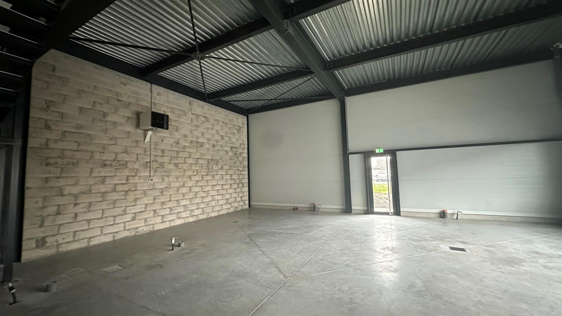 Local Professionnel  - 160m² - MONTMAGNY
