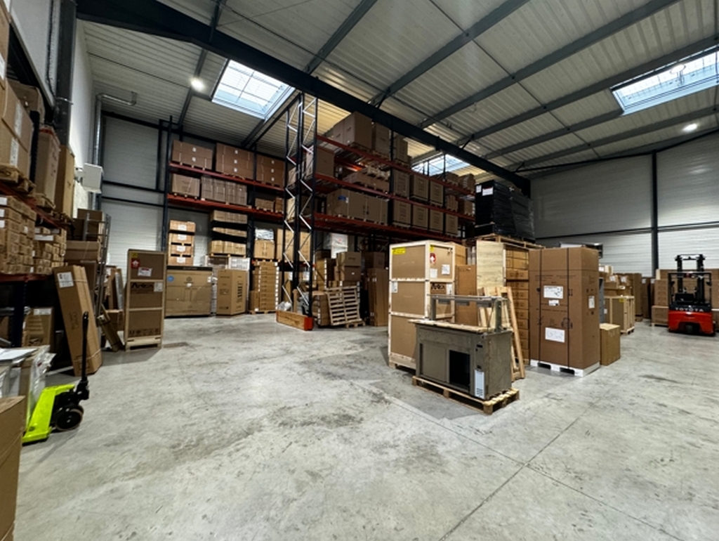 Local industriel  - 699m² - BAILLY ROMAINVILLIERS