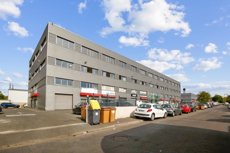 Local industriel  - 261m² - VILLENEUVE LA GARENNE