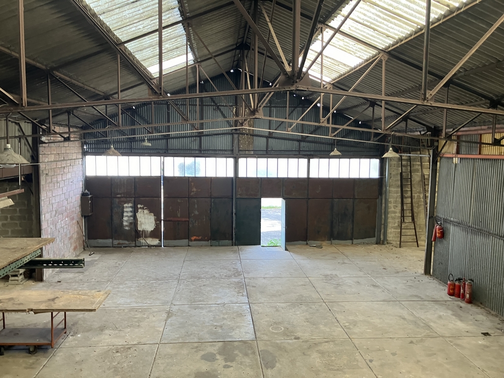 Local industriel  - 617m² - ATHIS MONS