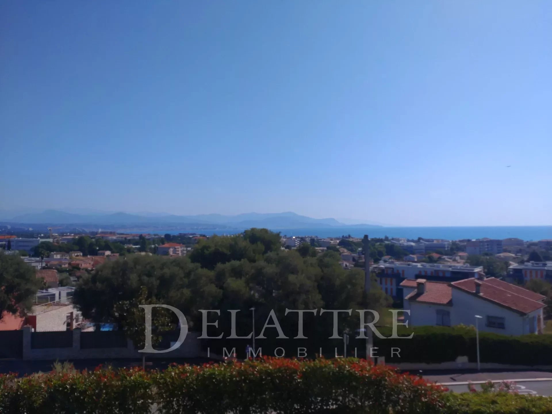Appartement 5 pièces - 92m² - ANTIBES