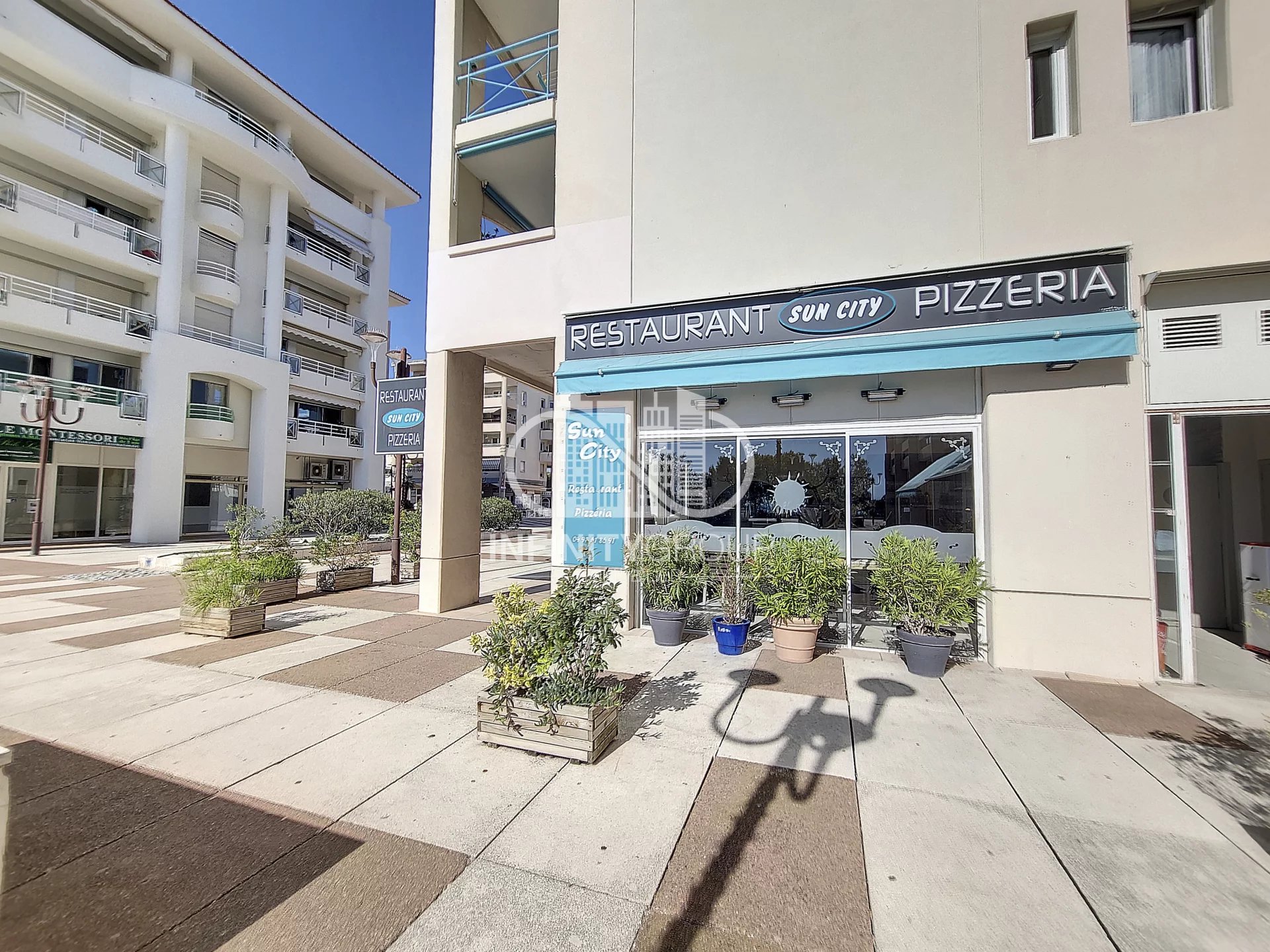 Local commercial  - 85m² - ANTIBES