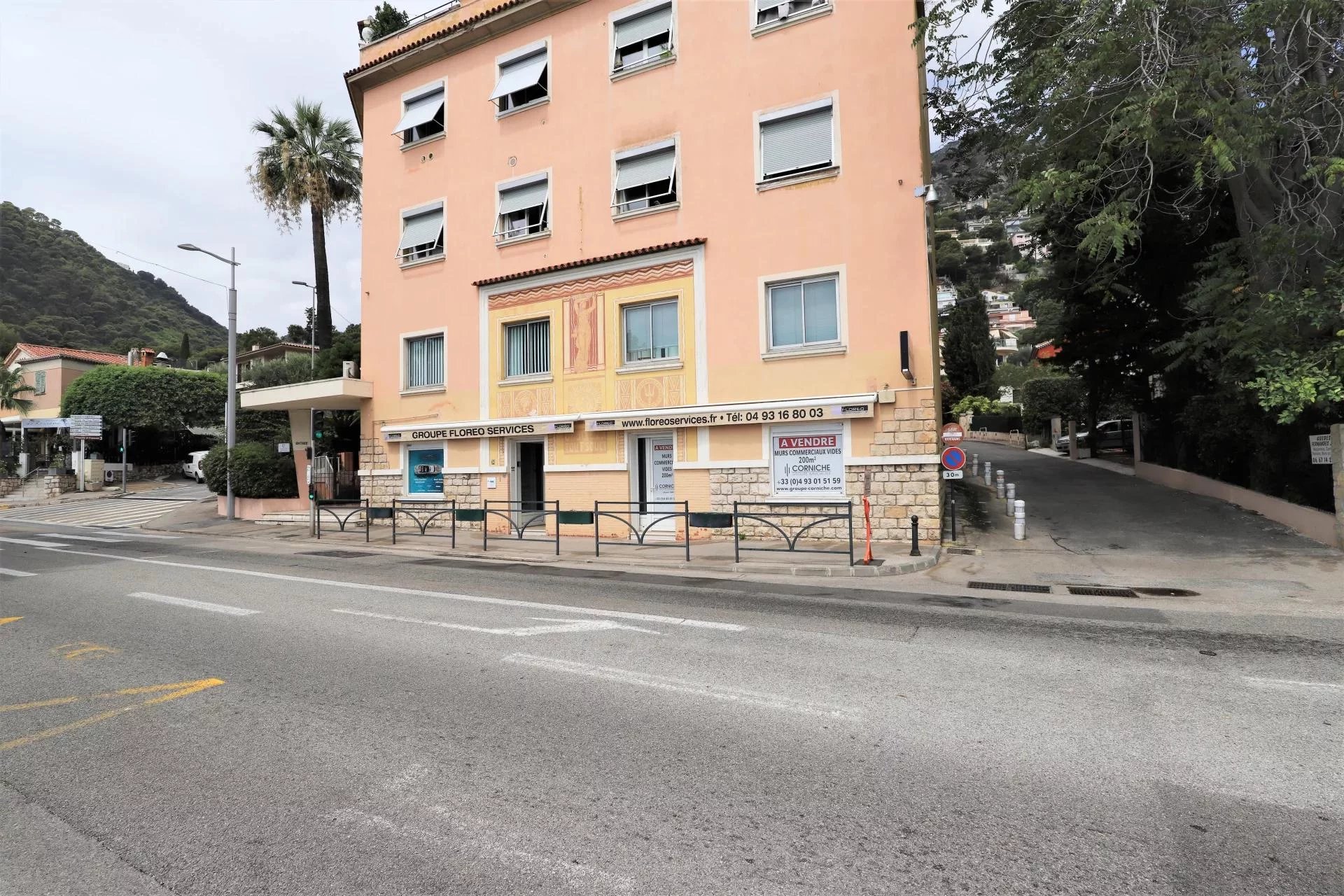 Local commercial  - 180m² - EZE