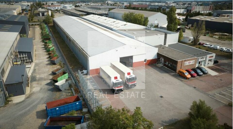 Local industriel  - 5 817m² - MEYZIEU